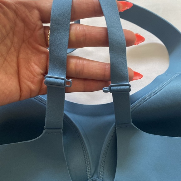 Lululemon Sports Beach (32B) - Picture 3 of 5